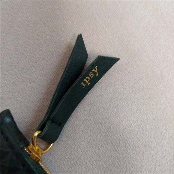 Ipsy raised stud green zipper bag - Picture 2 of 6